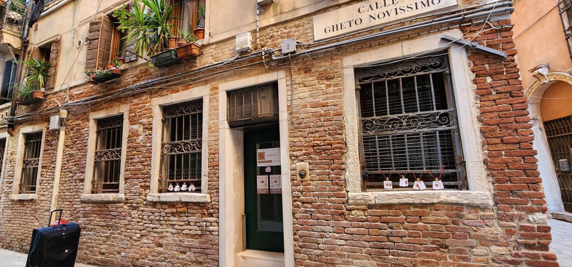 5 Schei De Mona: Venetian-style Concierge Service * Venice